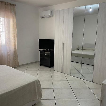 Flora House Otel Brindisi Dış mekan fotoğraf